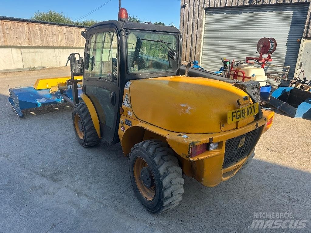 JCB 520-40 Телескопічні навантажувачі