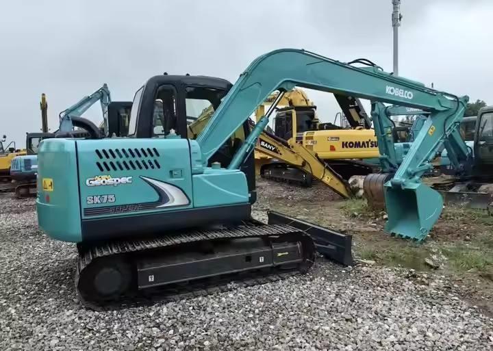 Kobelco SK75 Гусеничні екскаватори