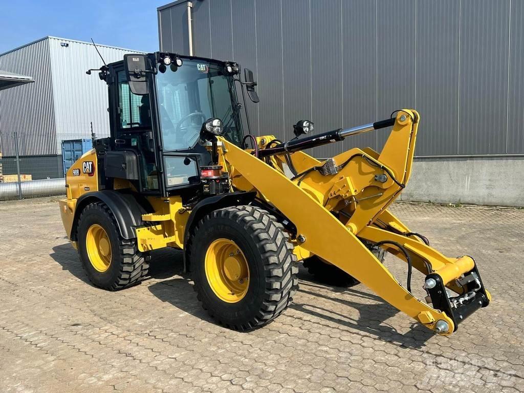 CAT 908 Фронтальні навантажувачі