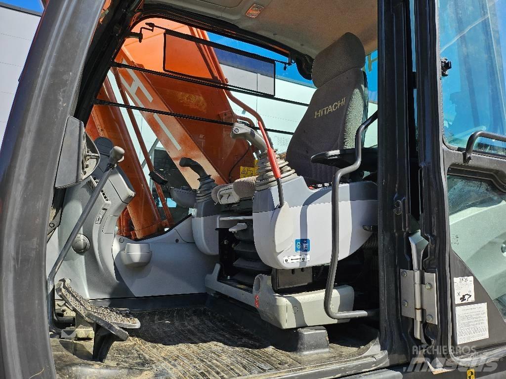 Hitachi ZX 210 LC-5 Гусеничні екскаватори