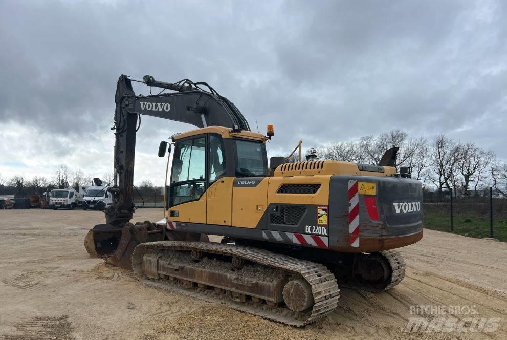 Volvo EC 220 DL Гусеничні екскаватори