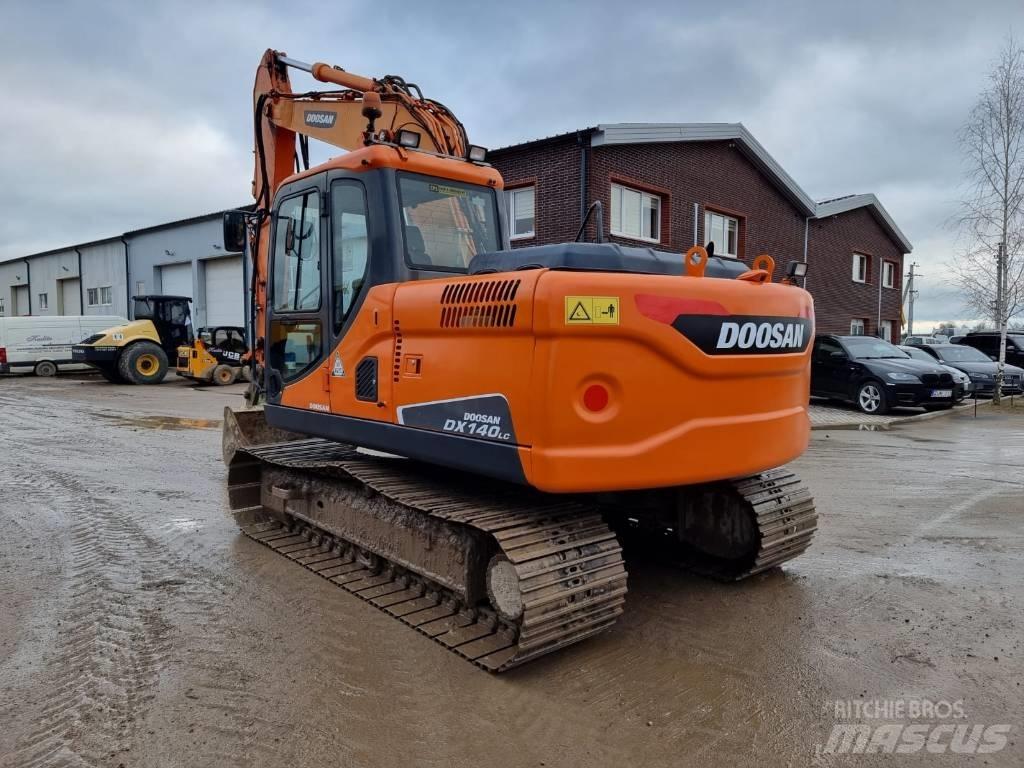 Doosan DX 140 LC Гусеничні екскаватори