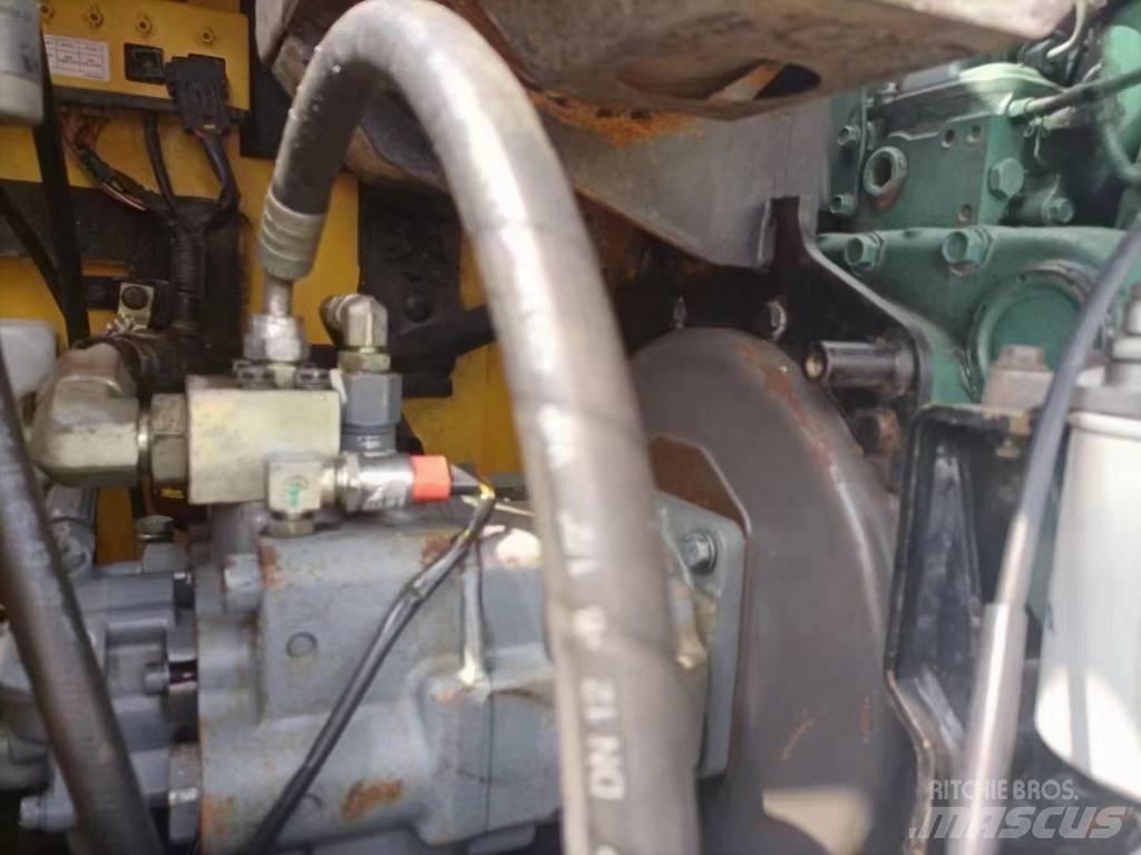 Volvo EC 80D PRO Гусеничні екскаватори