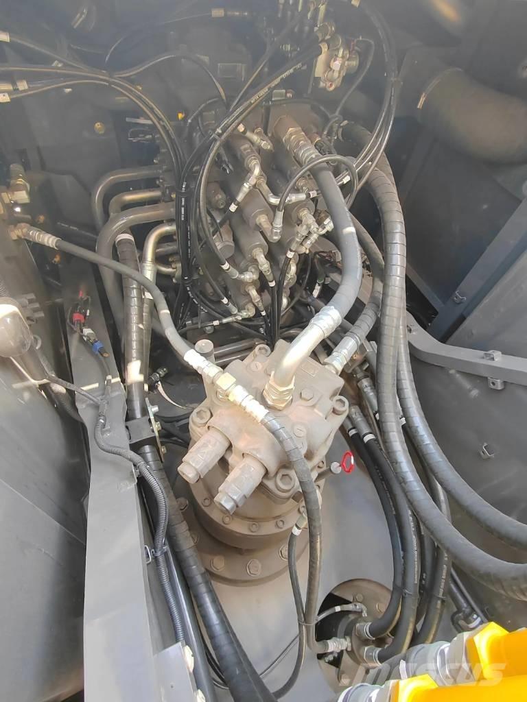 Sumitomo SH210 Гусеничні екскаватори