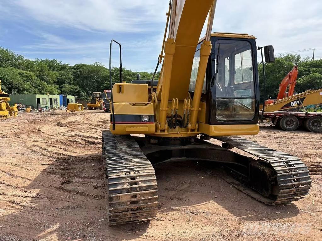 CAT 320BL Гусеничні екскаватори