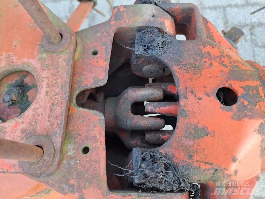 Kuhn GF 8501 T Граблі і сінозворушувачі