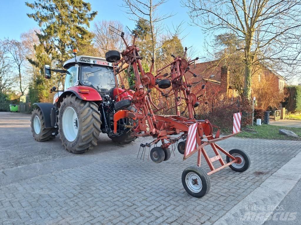 Kuhn GF 8501 T Граблі і сінозворушувачі