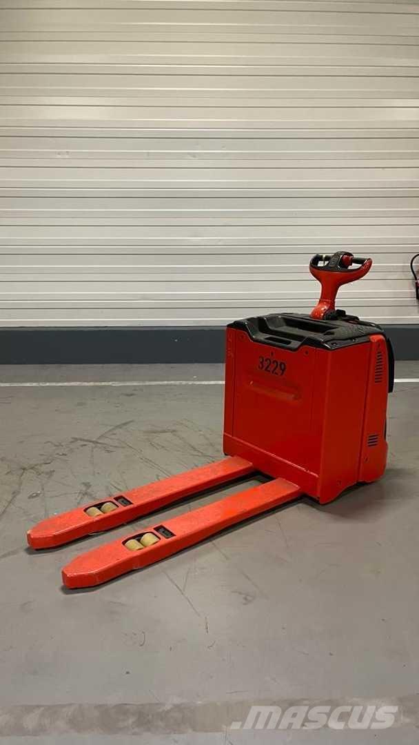 Linde T20AP Самохідні електроштабелери