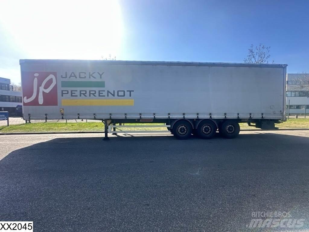 Fruehauf Tautliner Тентовані напівпричепи