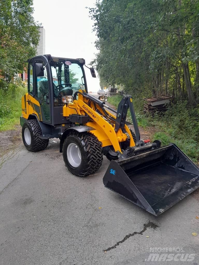 Schäffer 2445s Міні-навантажувачі