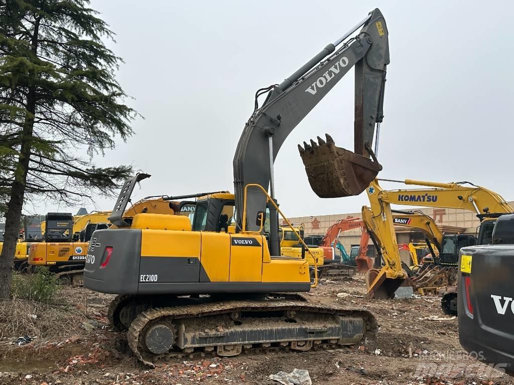 Volvo EC210D Гусеничні екскаватори