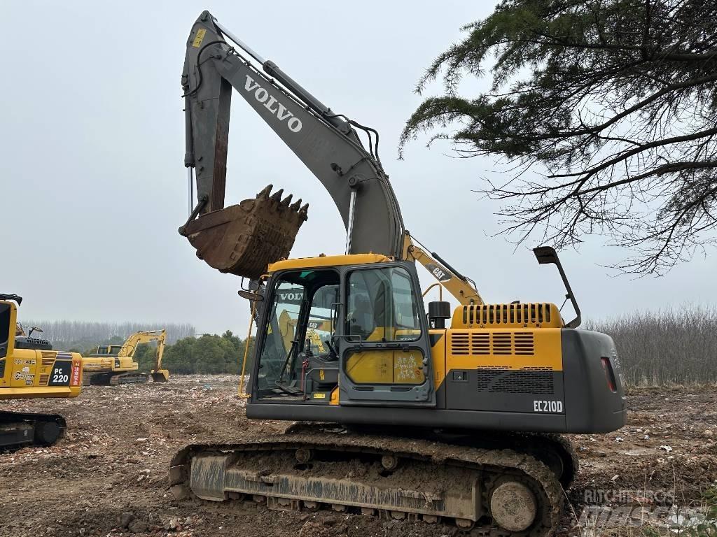 Volvo EC210D Гусеничні екскаватори