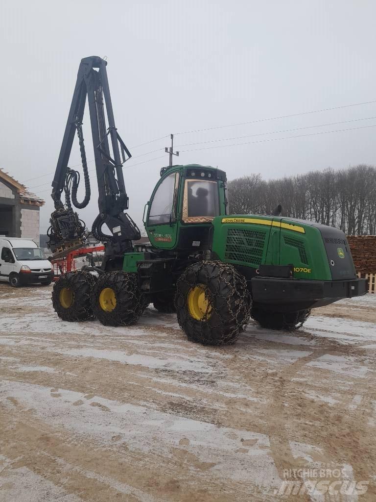 John Deere 1070 E Харвестери
