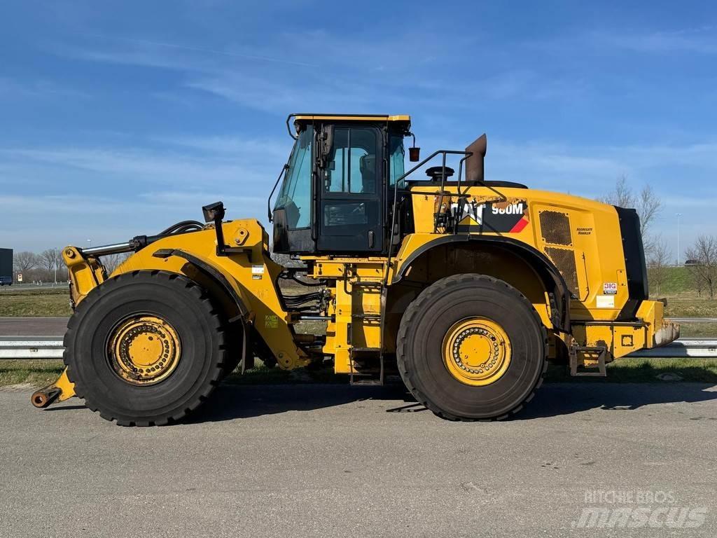 CAT 980M Фронтальні навантажувачі