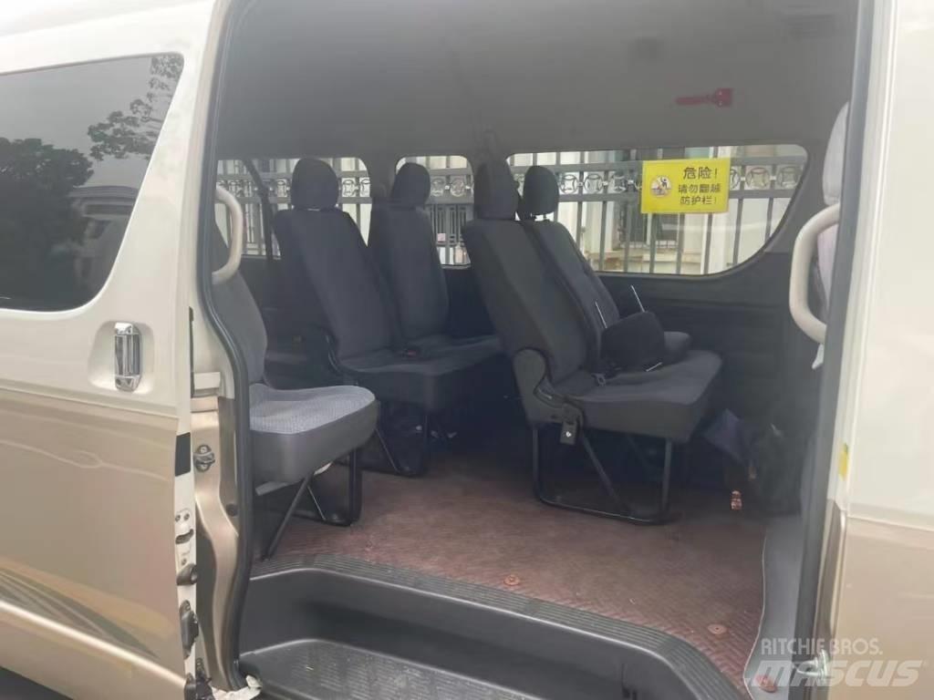 Toyota Coaster Міжміські автобуси