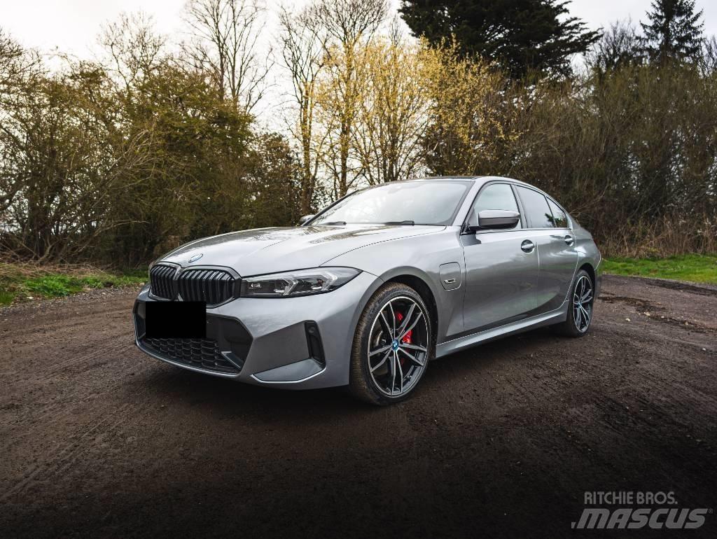 BMW 330e Автомобілі