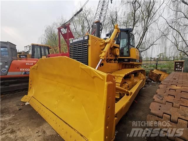 Komatsu D155A Гусеничні бульдозери