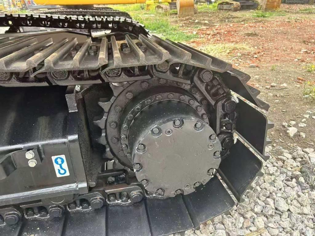 Hitachi ZX 200 Гусеничні екскаватори