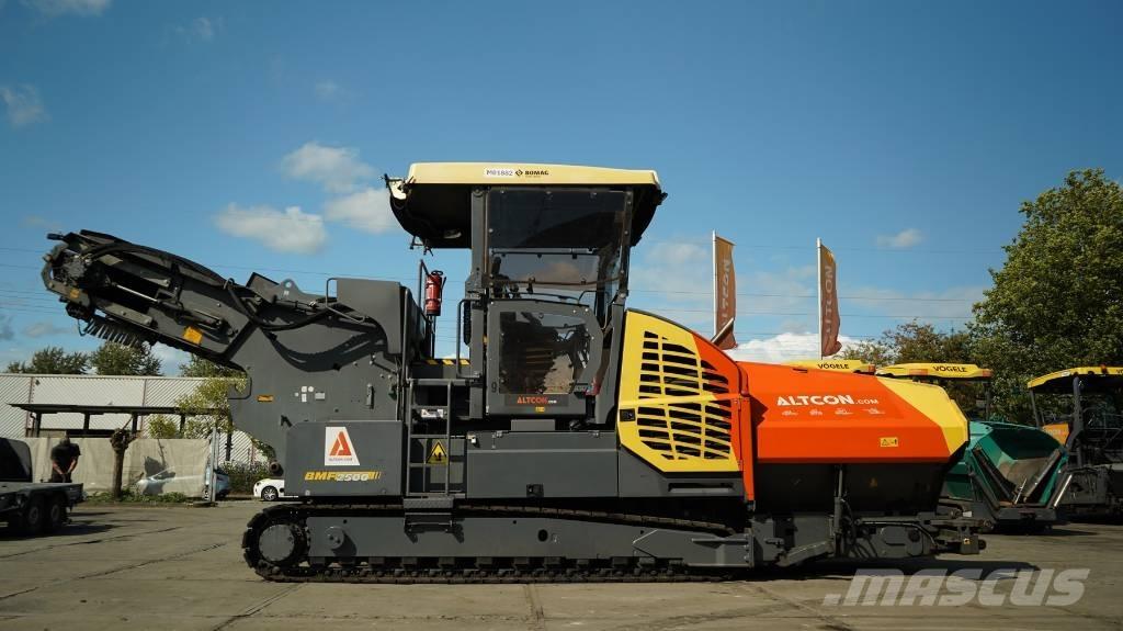 Bomag BMF 2500 S Асфальтовкладачі
