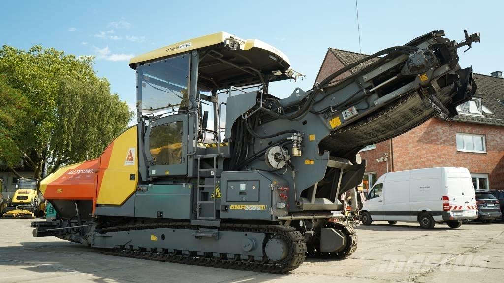 Bomag BMF 2500 S Асфальтовкладачі