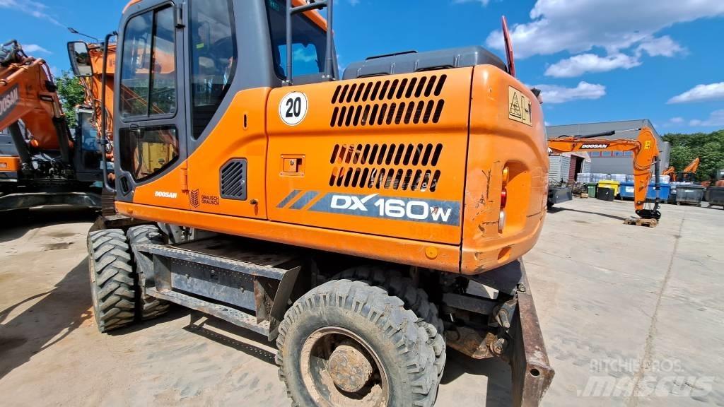 Doosan DX 160 W-3 Колісні екскаватори