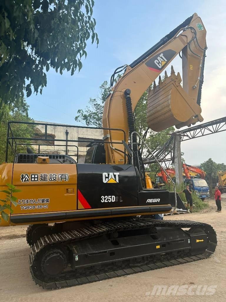 CAT CAT325D Гусеничні екскаватори