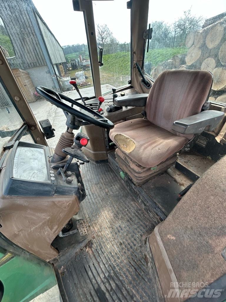 John Deere 6400 Трактори
