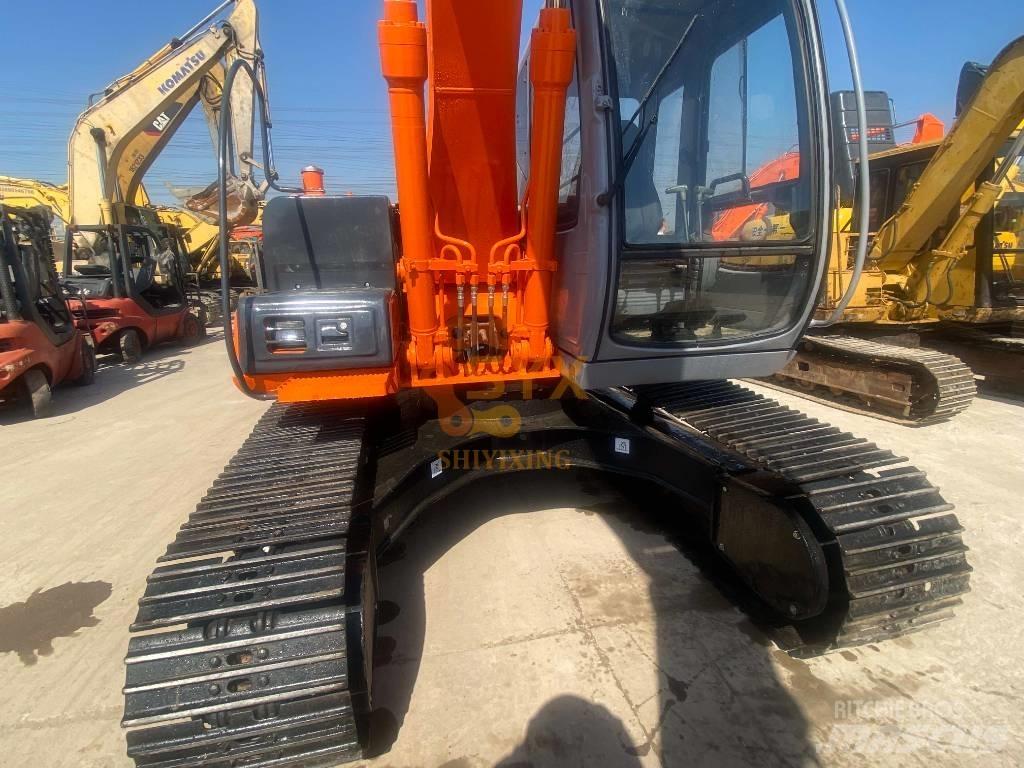 Hitachi EX 120 Гусеничні екскаватори