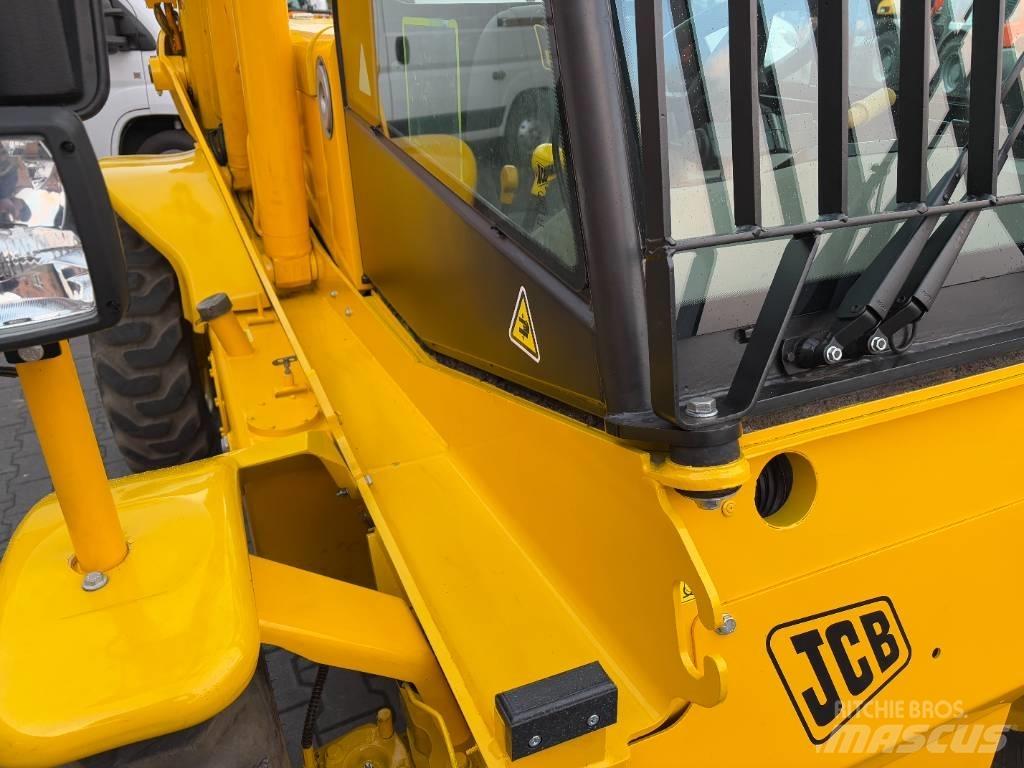 JCB 520-50 Телескопічні навантажувачі