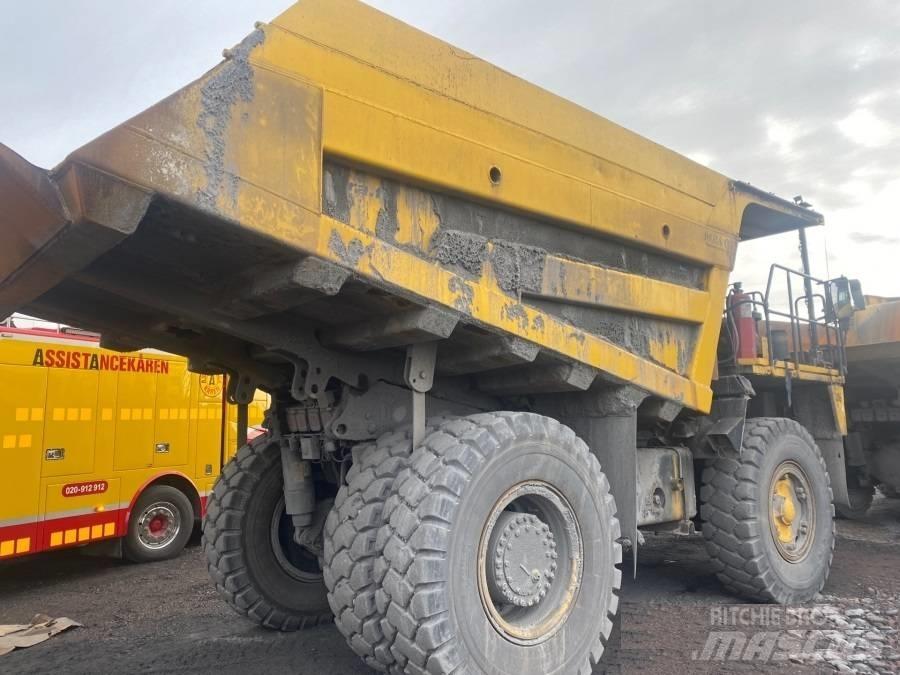 Komatsu HD405-7 Кар`єрні самоскиди