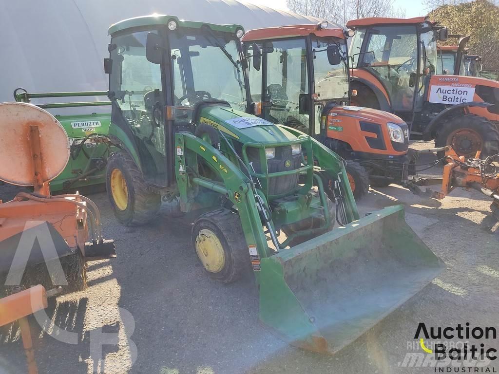 John Deere 2026R Трактори