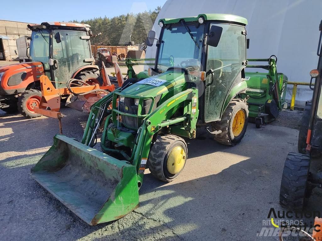 John Deere 2026R Трактори