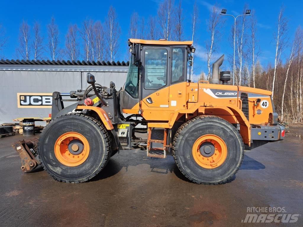 Doosan DL 220 Фронтальні навантажувачі