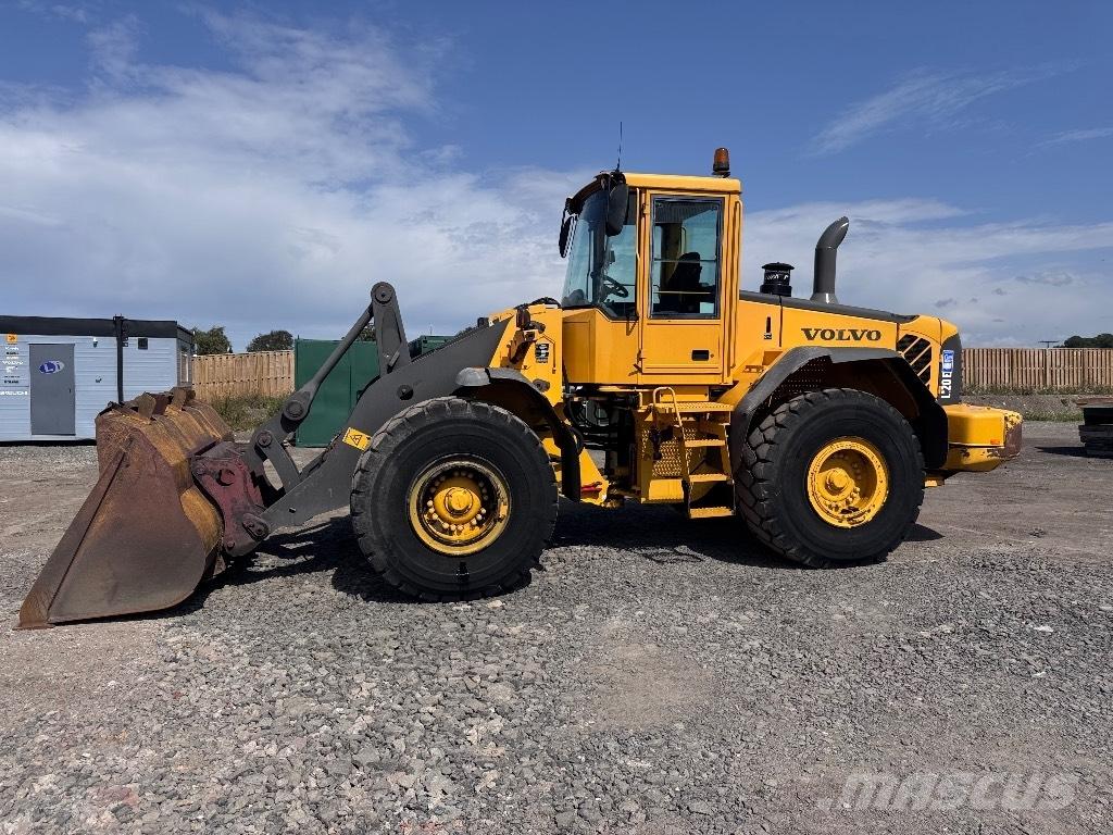 Volvo L 120 E Фронтальні навантажувачі