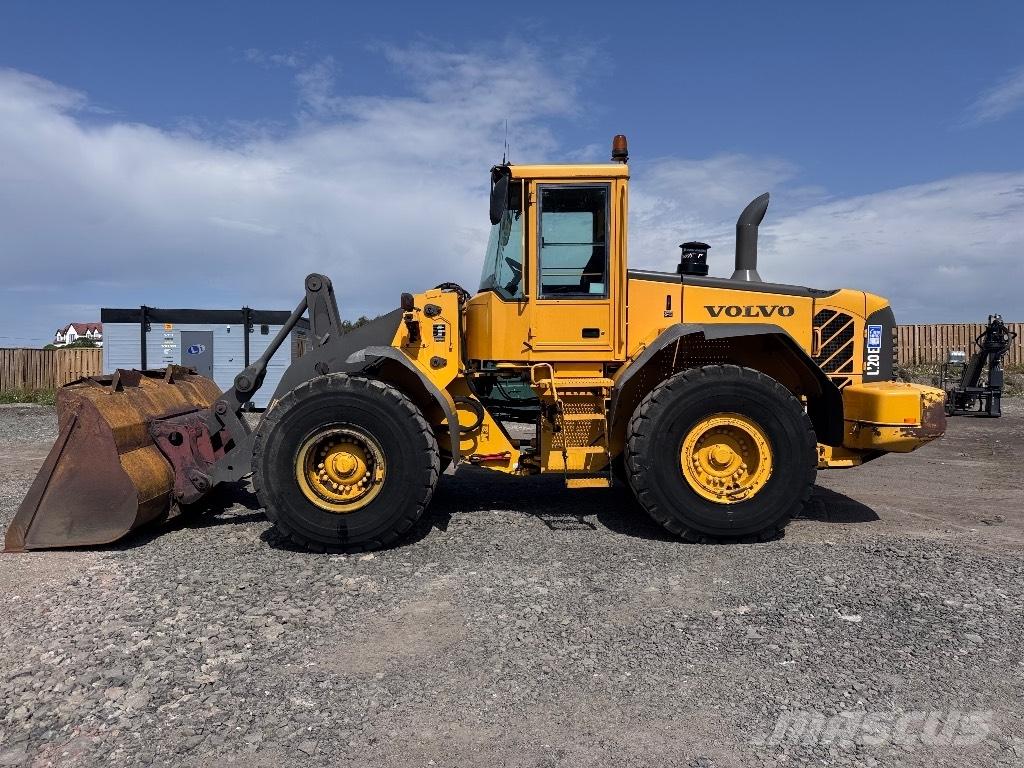 Volvo L 120 E Фронтальні навантажувачі