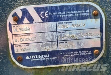 Hyundai HL955A Ковші