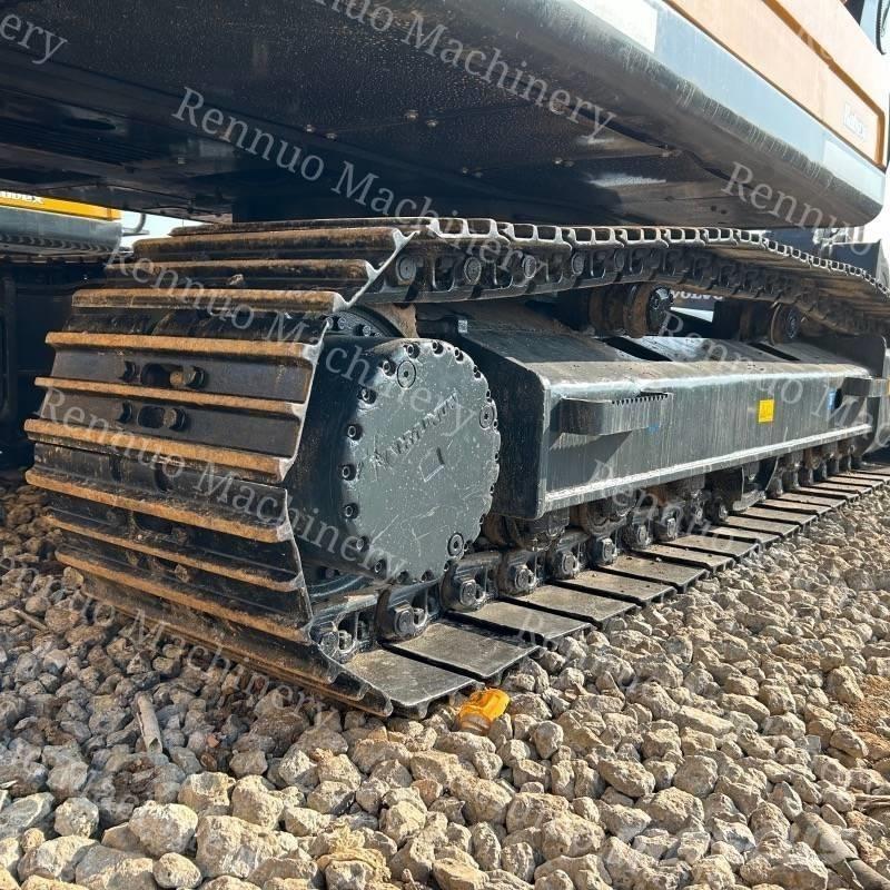 Hyundai 215VS Гусеничні екскаватори