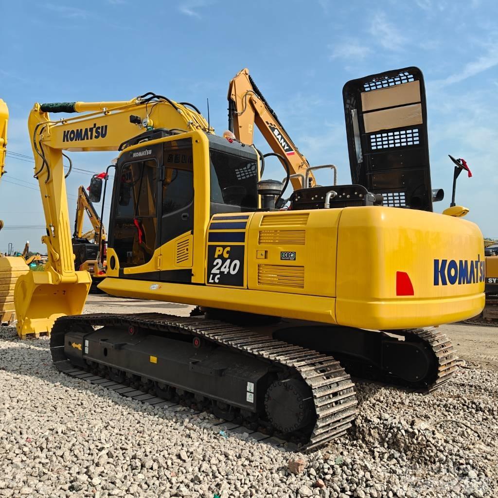 Komatsu 240LC-8 Гусеничні екскаватори