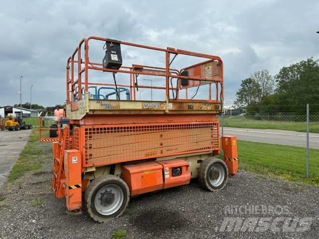 JLG M4069 Підйомники-ножиці