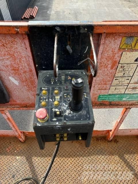 JLG M4069 Підйомники-ножиці