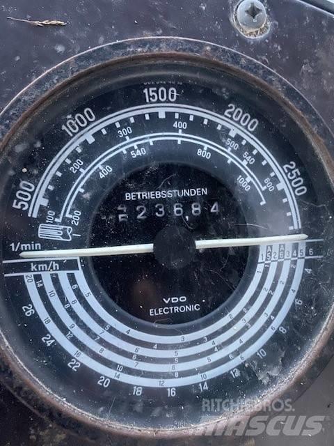 MB Trac 1500 Трактори