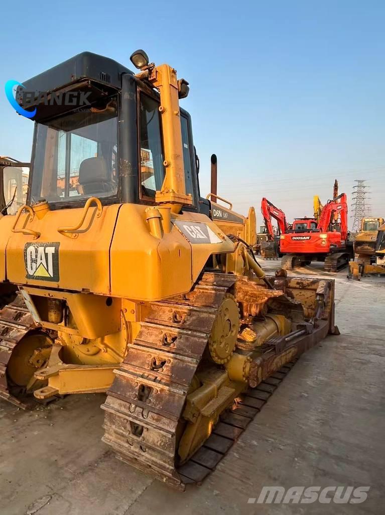CAT D 6 N Гусеничні бульдозери