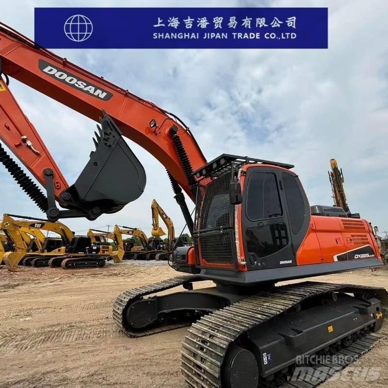 Doosan DX 225 Гусеничні екскаватори
