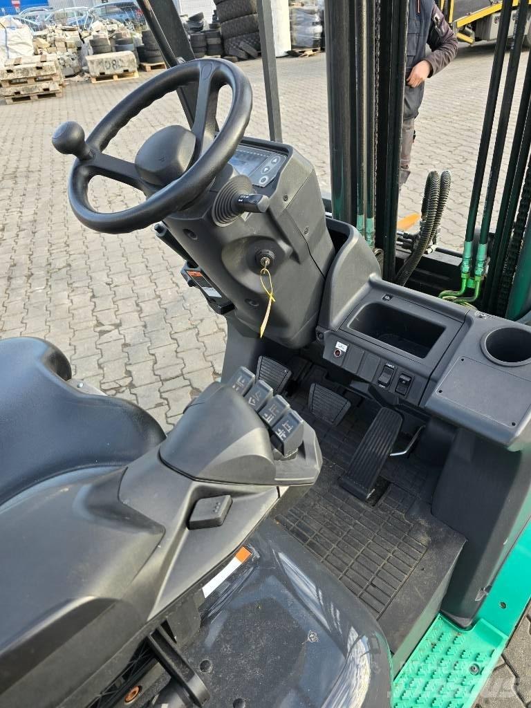 Mitsubishi FG 15 NT Газові навантажувачі