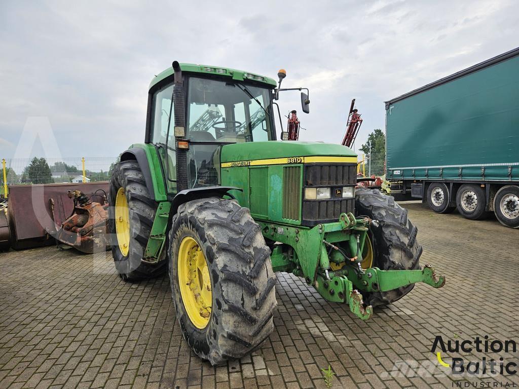 John Deere 6810 Трактори
