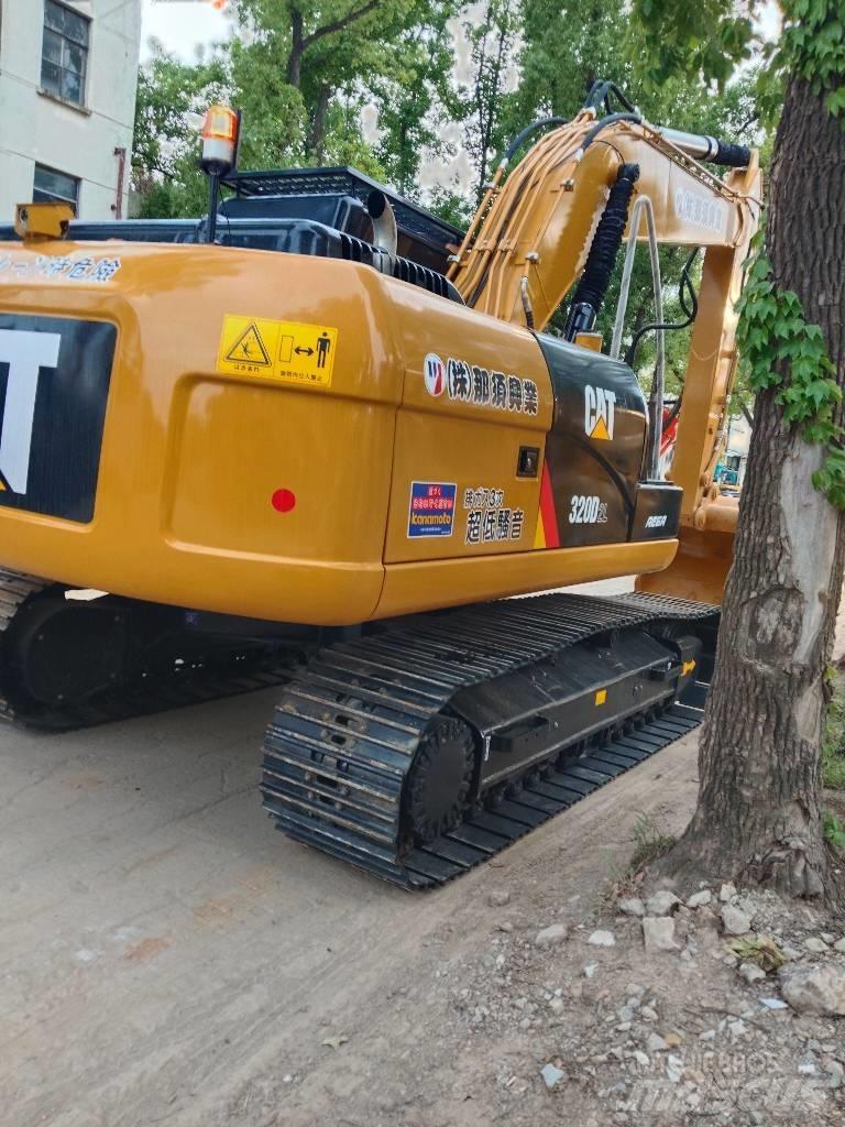 CAT 320 D L Гусеничні екскаватори
