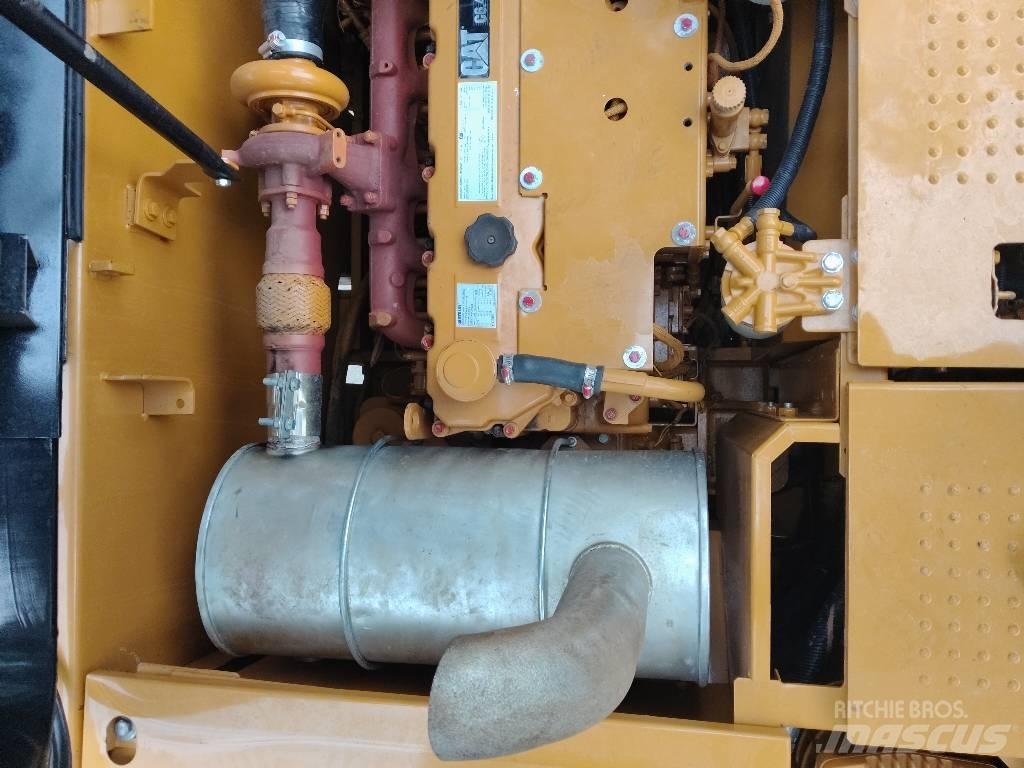CAT 320 D L Гусеничні екскаватори