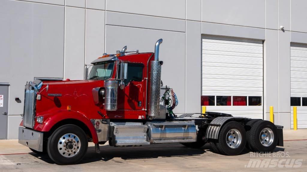 Kenworth W 900 Тягачі