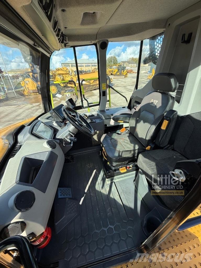 CAT 730 Зчленовані самоскиди