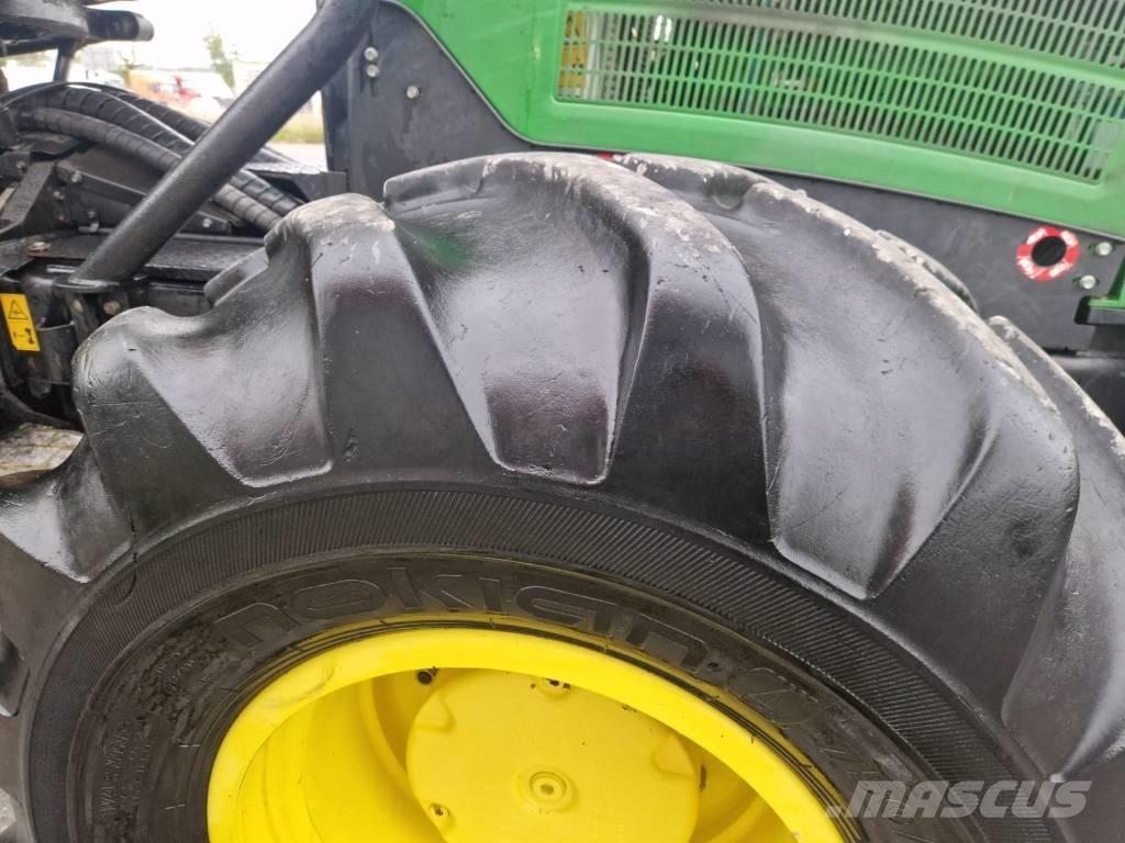 John Deere 1070 E Харвестери